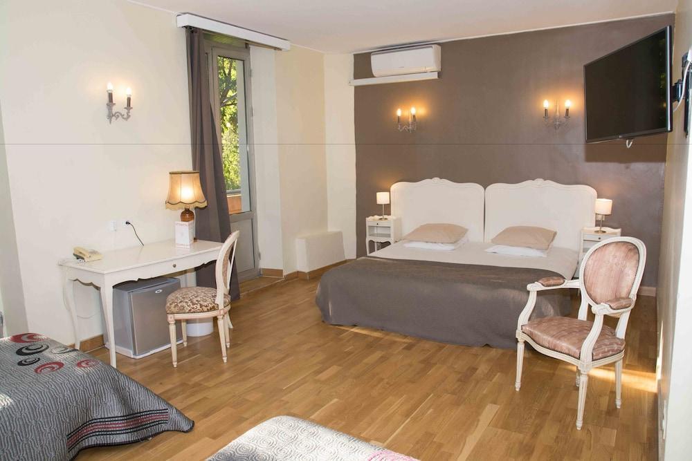 Empire Hotel Nîmes Exteriér fotografie
