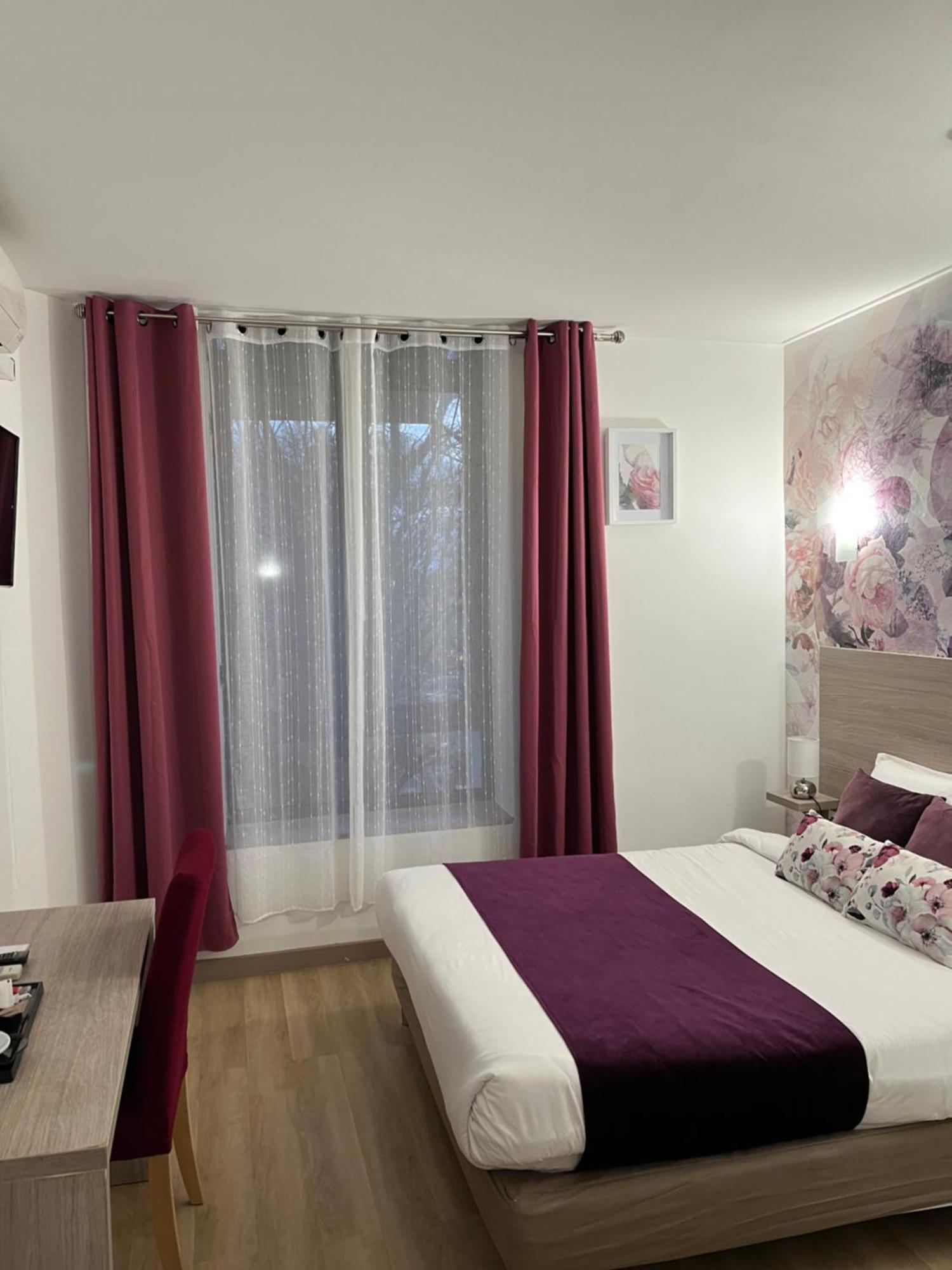 Empire Hotel Nîmes Exteriér fotografie