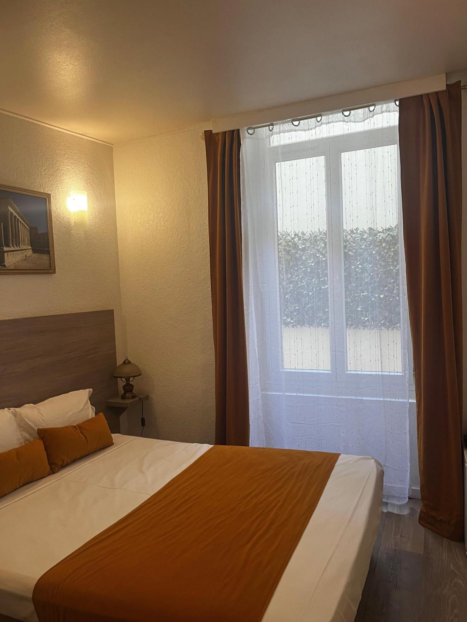 Empire Hotel Nîmes Exteriér fotografie
